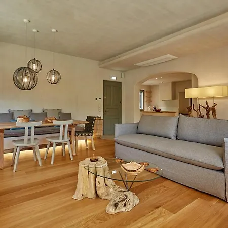 Sunrise Garden Hills * Makrirrákhi