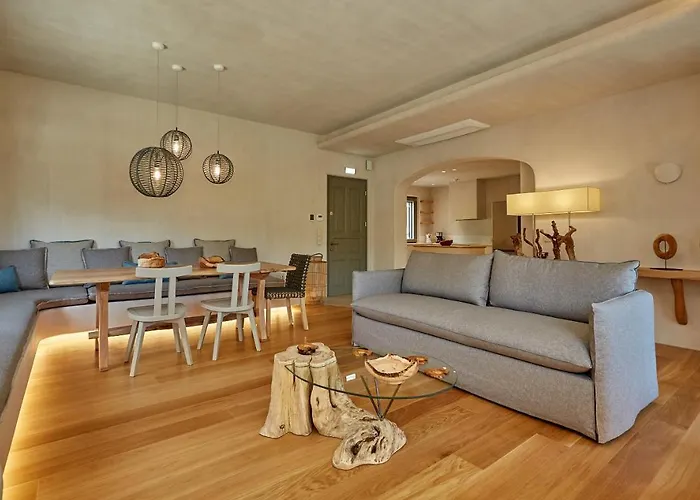 Sunrise Garden Hills * Makrirrakhi